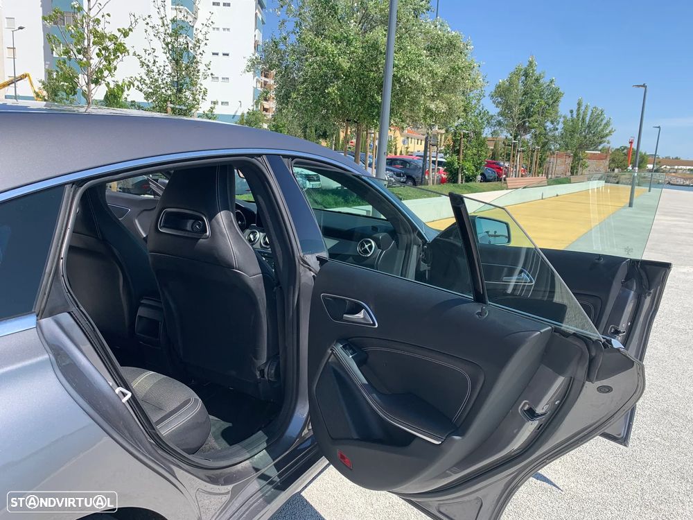 Mercedes-Benz CLA 180 - 9