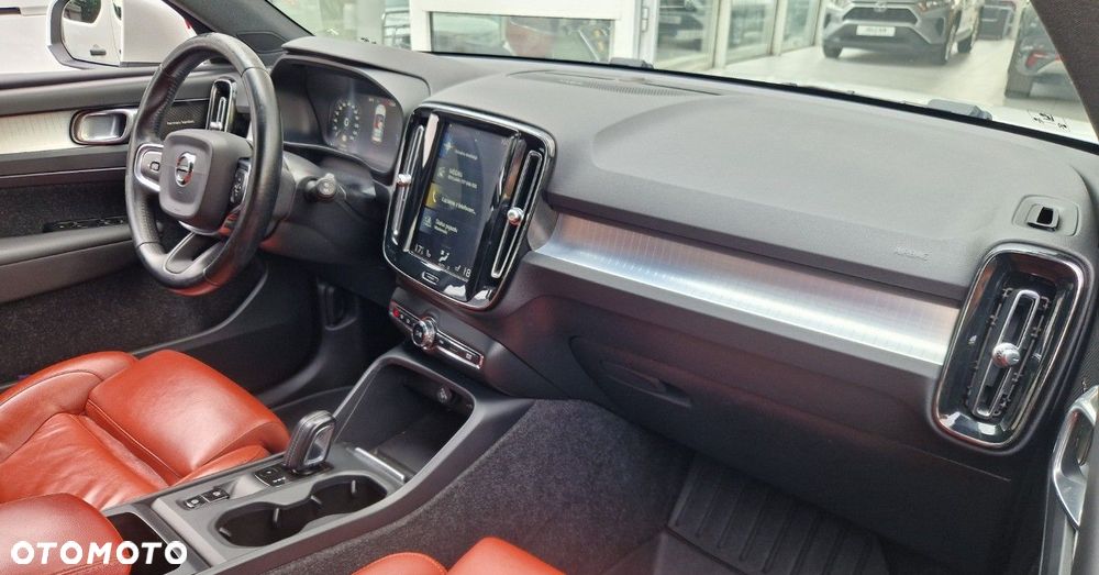 Volvo XC 40 - 31