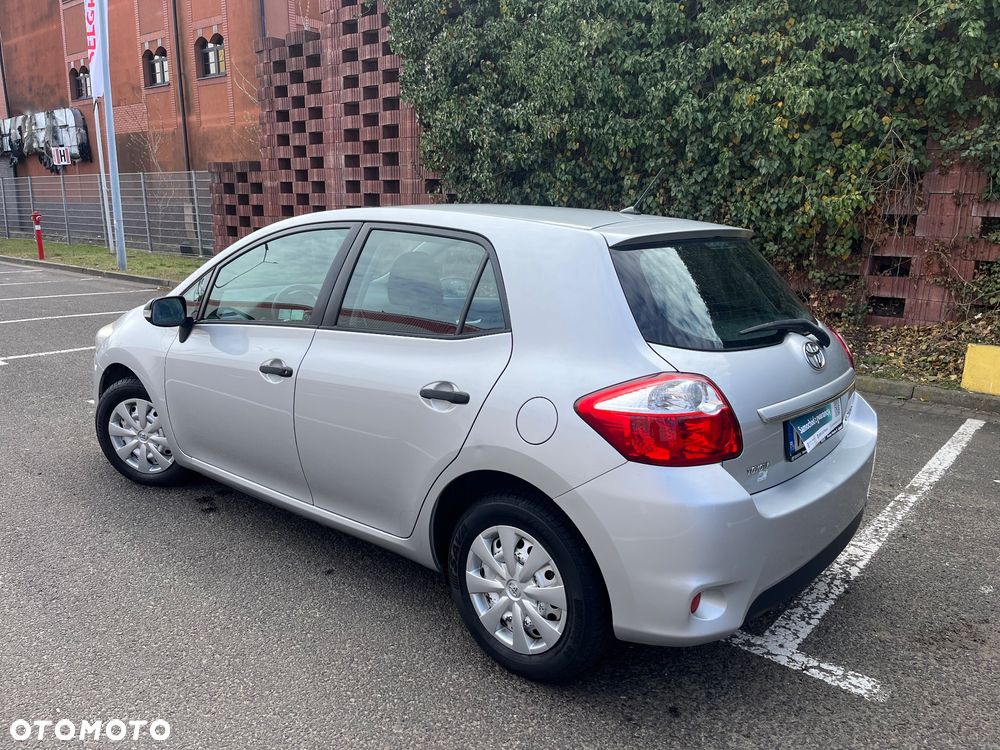 Toyota Auris 1.33 VVT-i Terra - 8
