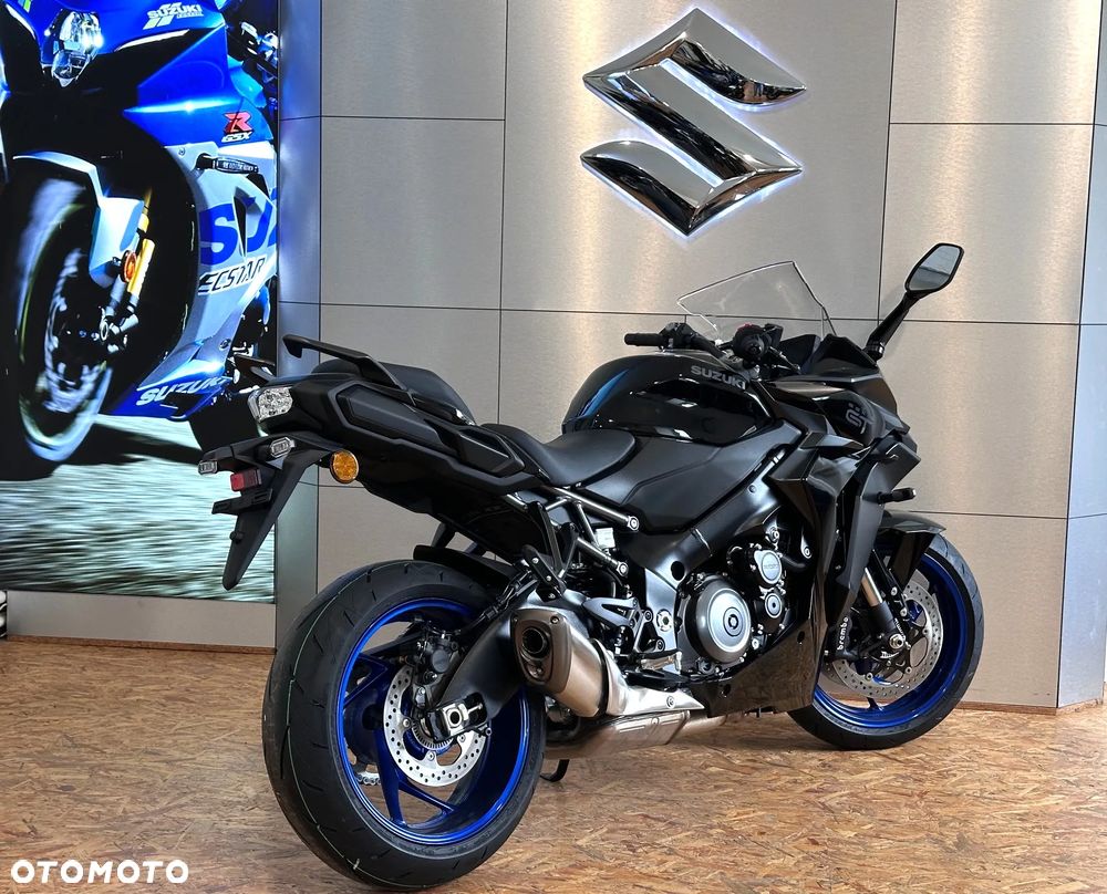 Suzuki GSX - 7