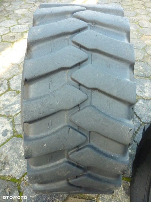 Opona używana przemysłowa 405/70-24 ; 405/70R24 PROTECTOR 800zł W1079 - 1