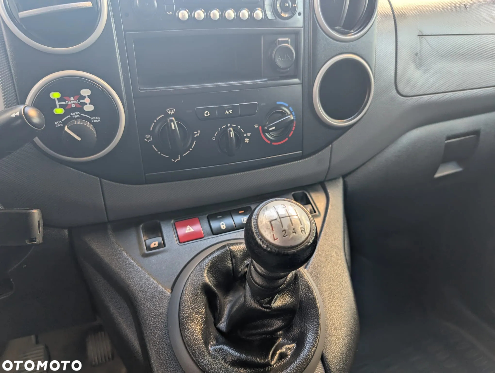 Peugeot PARTNER III Dangel 4x4 - 26