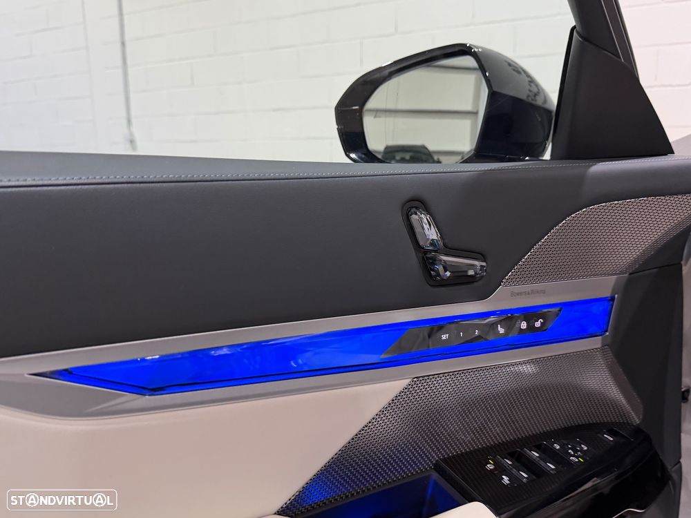 BMW 740 d xDrive Pack Desportivo M Pro - 25