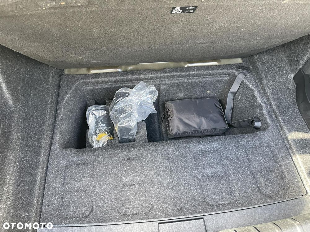 BMW Seria 3 318d Sport Line Shadow - 18