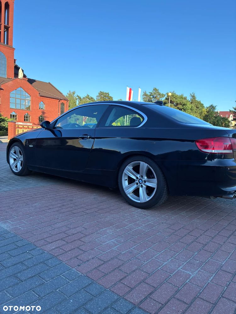 BMW Seria 3 325i - 4