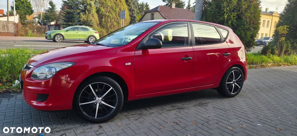 Hyundai i30 1.4 Base + - 4