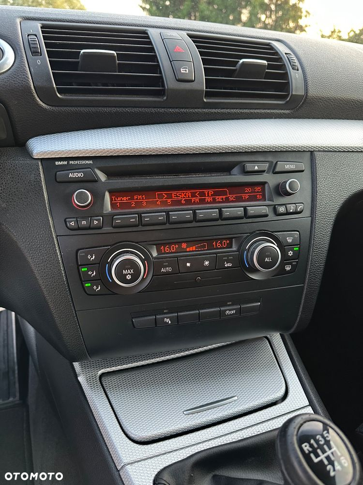 BMW Seria 1 118d Sport Line - 22