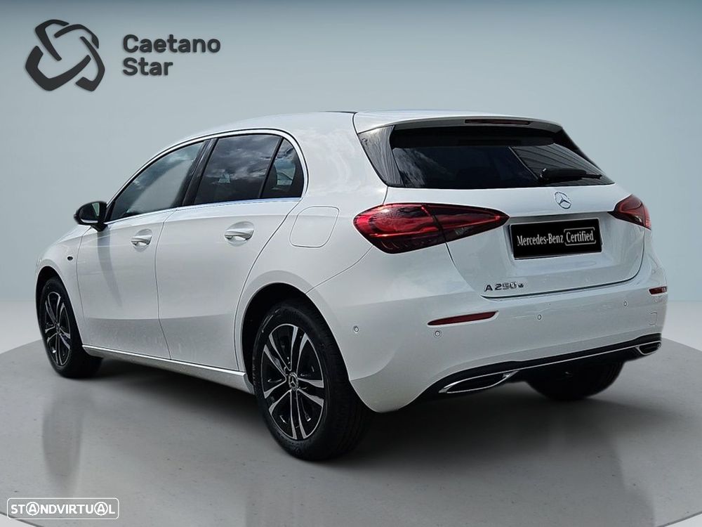 Mercedes-Benz A 250 e - 4