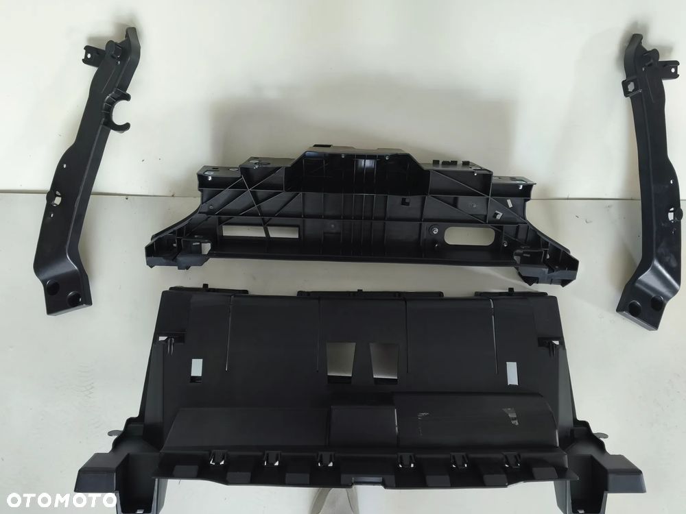 Fiat Doblo lV 2022- KOMPLET WZMOCNIEŃ ATRAPA OKULAR PAS PRZEDNI - 1