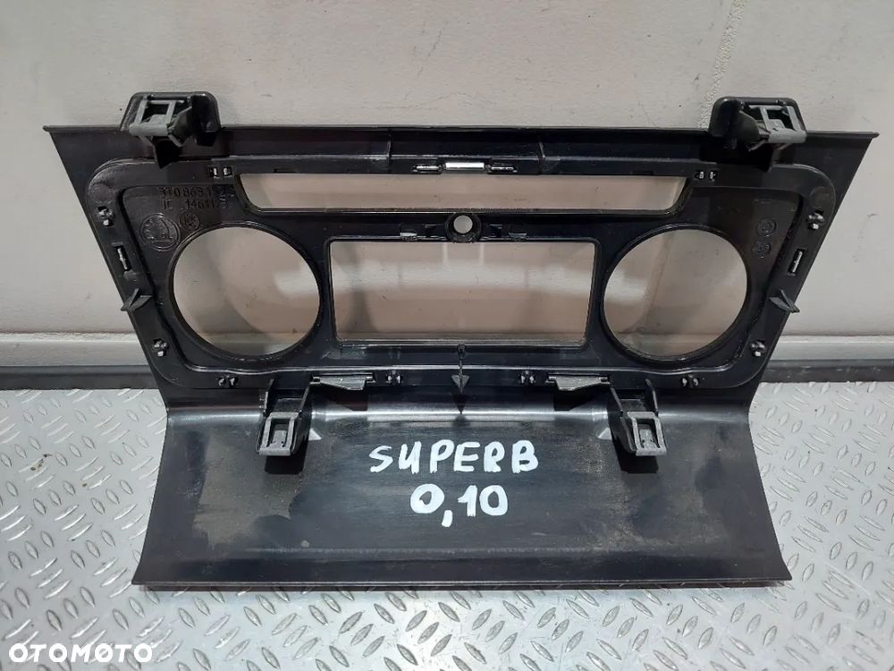 RAMKA PANELU KLIMATYZACJI SKODA SUPER B III NR 3T0863252D - 2