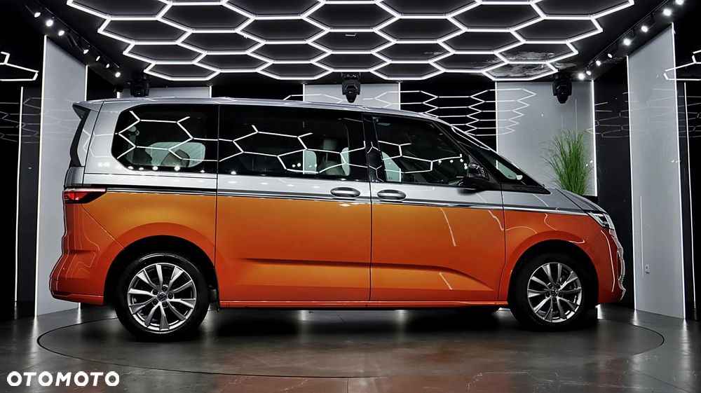 Volkswagen Multivan - 11