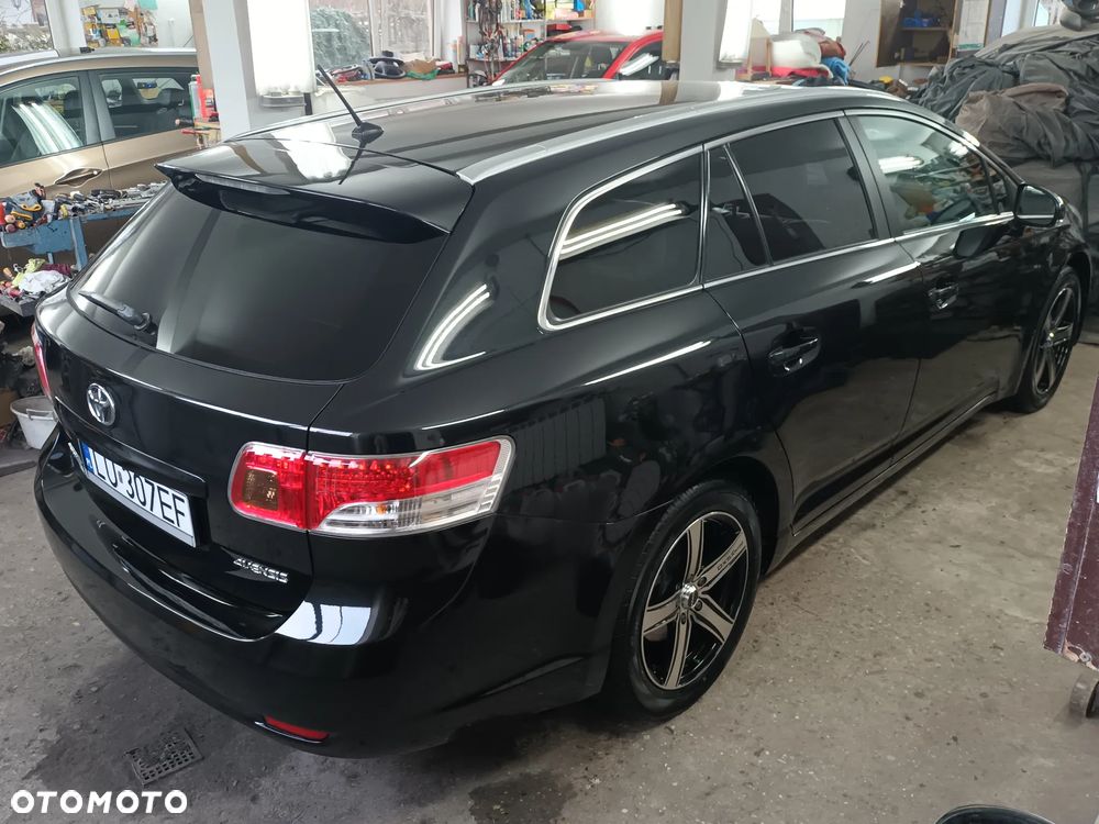 Toyota Avensis 1.8 Premium EU5 - 8