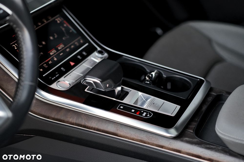 Audi Q8 55 TFSI quattro tiptronic - 28