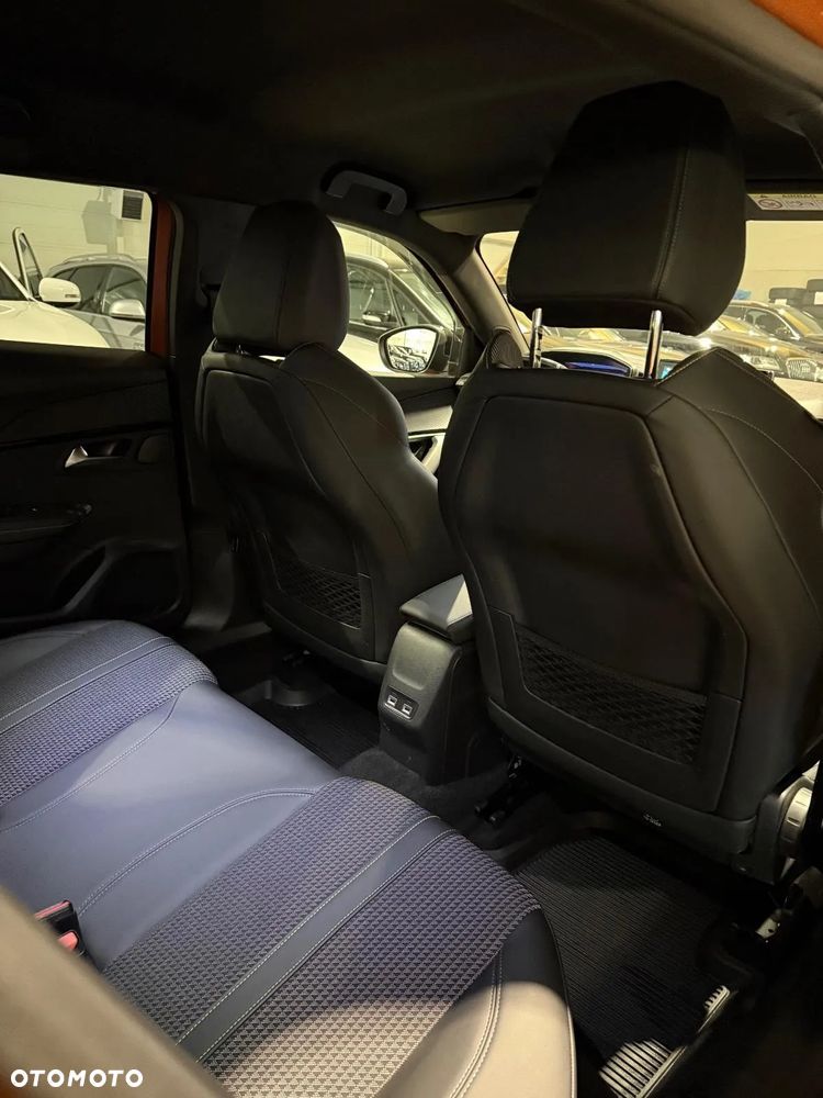 Peugeot 2008 BlueHDi 130 EAT8 GT - 22