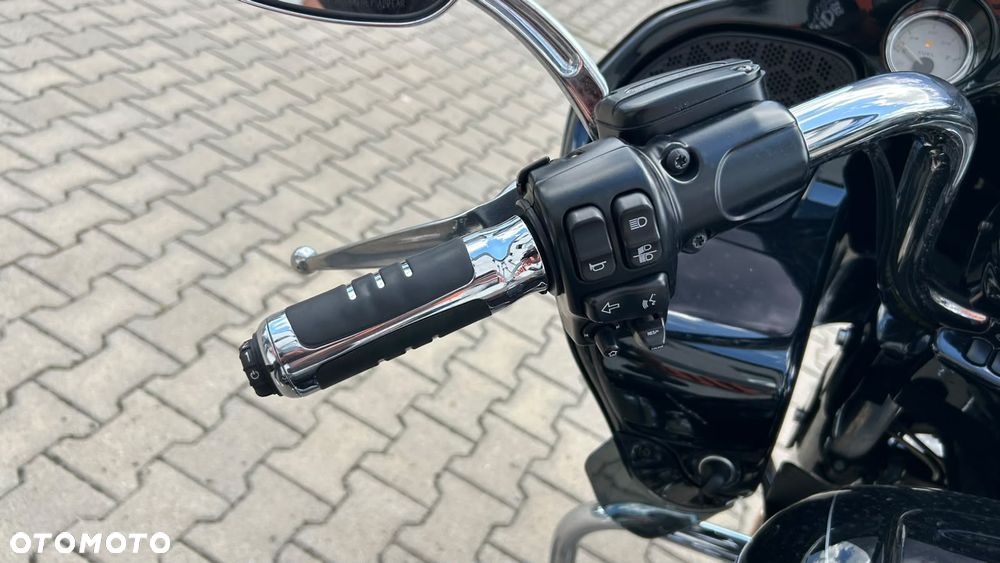 Harley-Davidson Touring Road Glide - 16