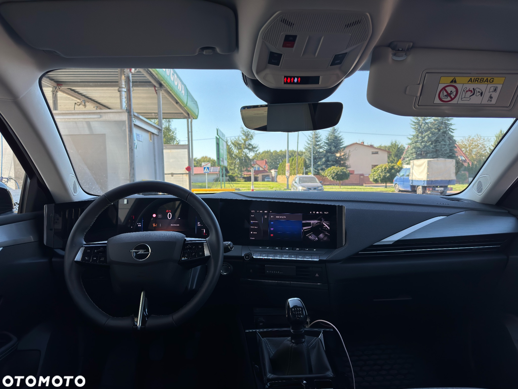 Opel Astra V 1.2 T Elegance S&S - 11