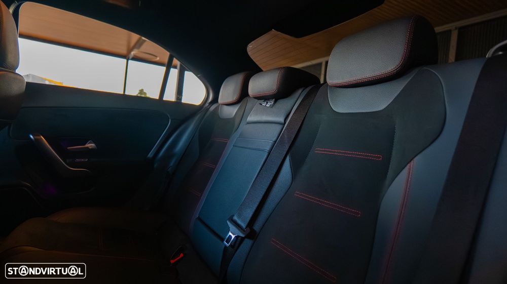Mercedes-Benz A 200 Limousine AMG Line Aut. - 24