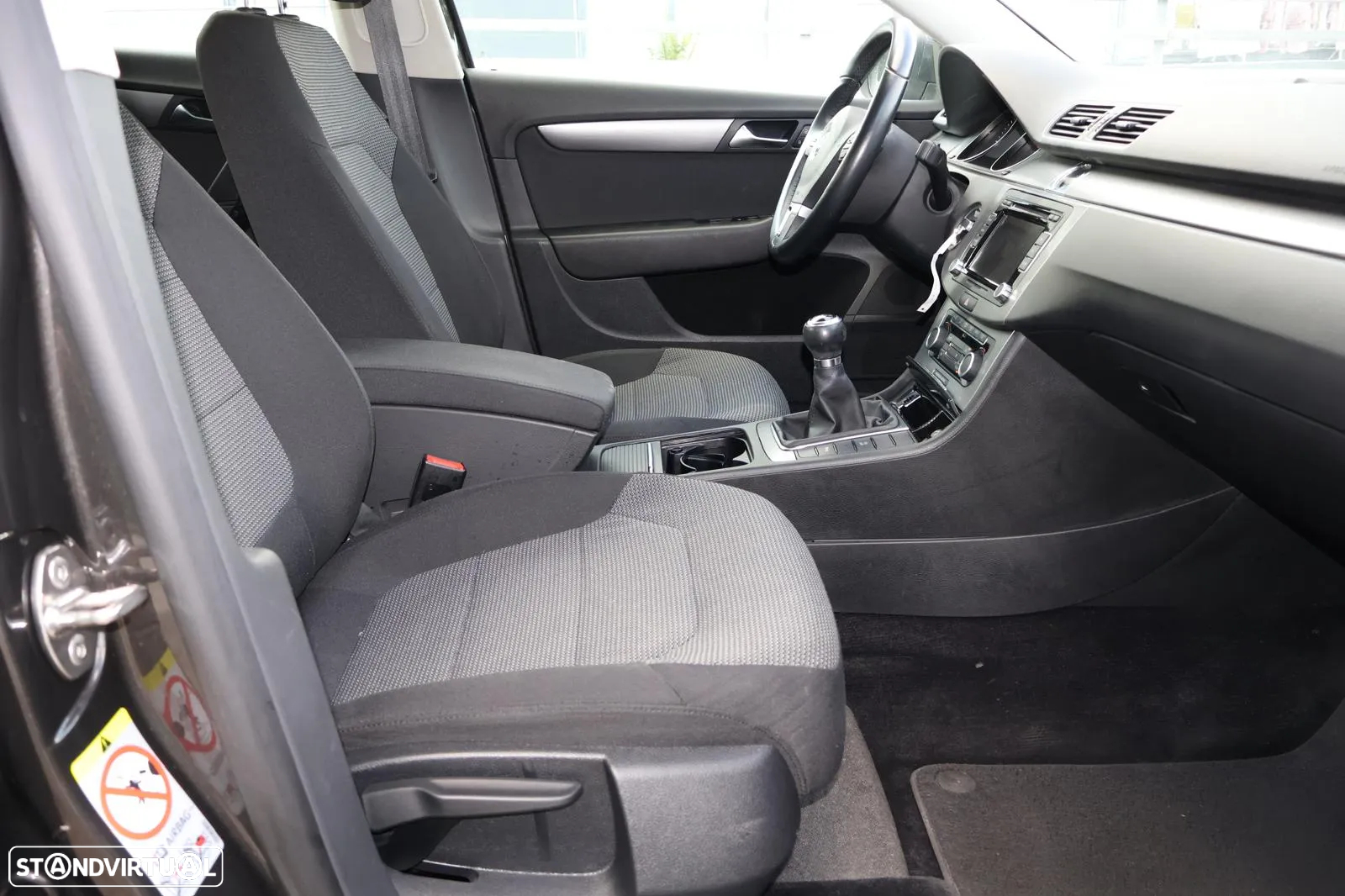 VW Passat 1.6 TDI BlueMotion - 28