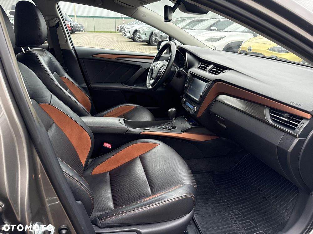 Toyota Avensis 1.8 Premium MS - 8