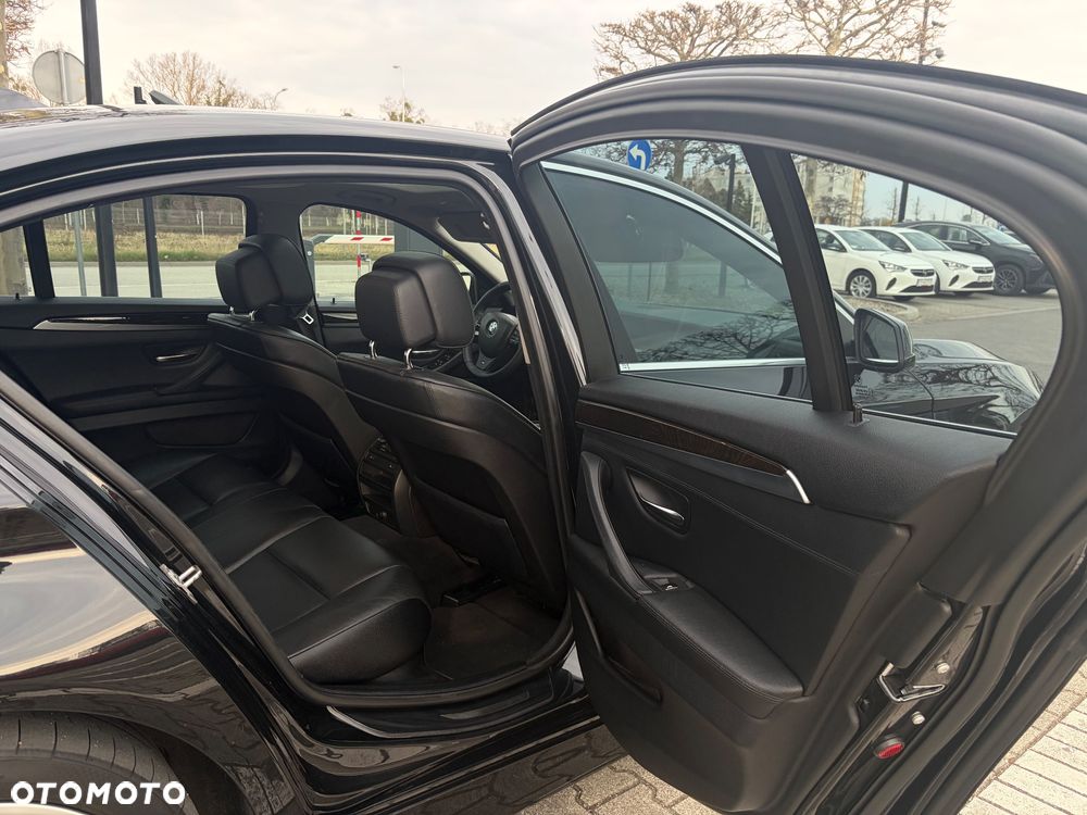 BMW Seria 5 528i xDrive - 6