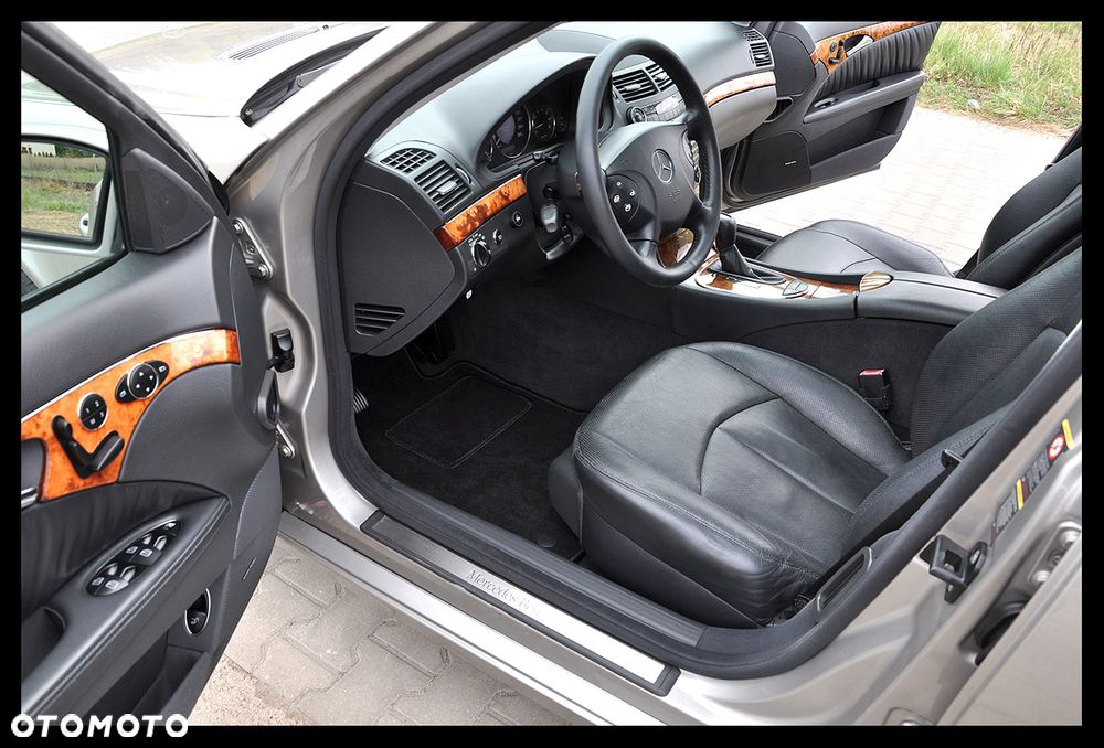 Mercedes-Benz Klasa E 500 T Avantgarde - 24
