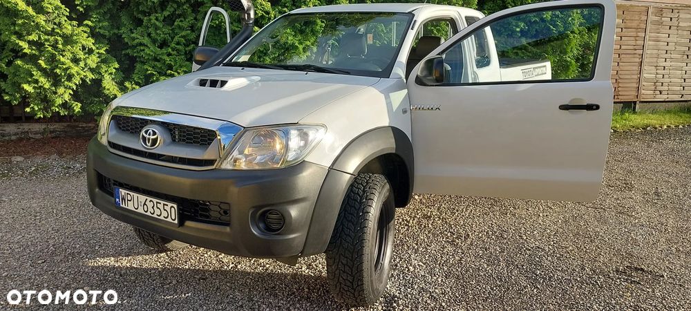 Toyota Hilux 4x4 Extra Cab - 1