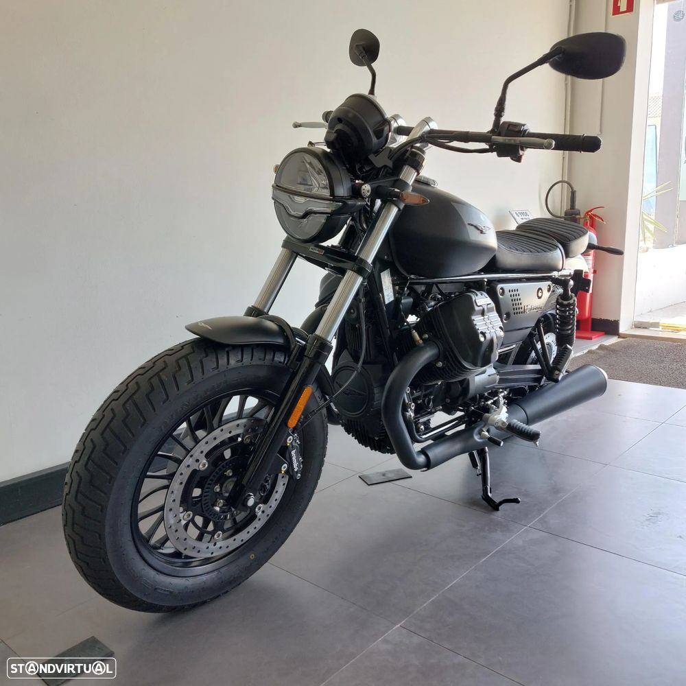 Moto Guzzi V9 BOBBER - 5