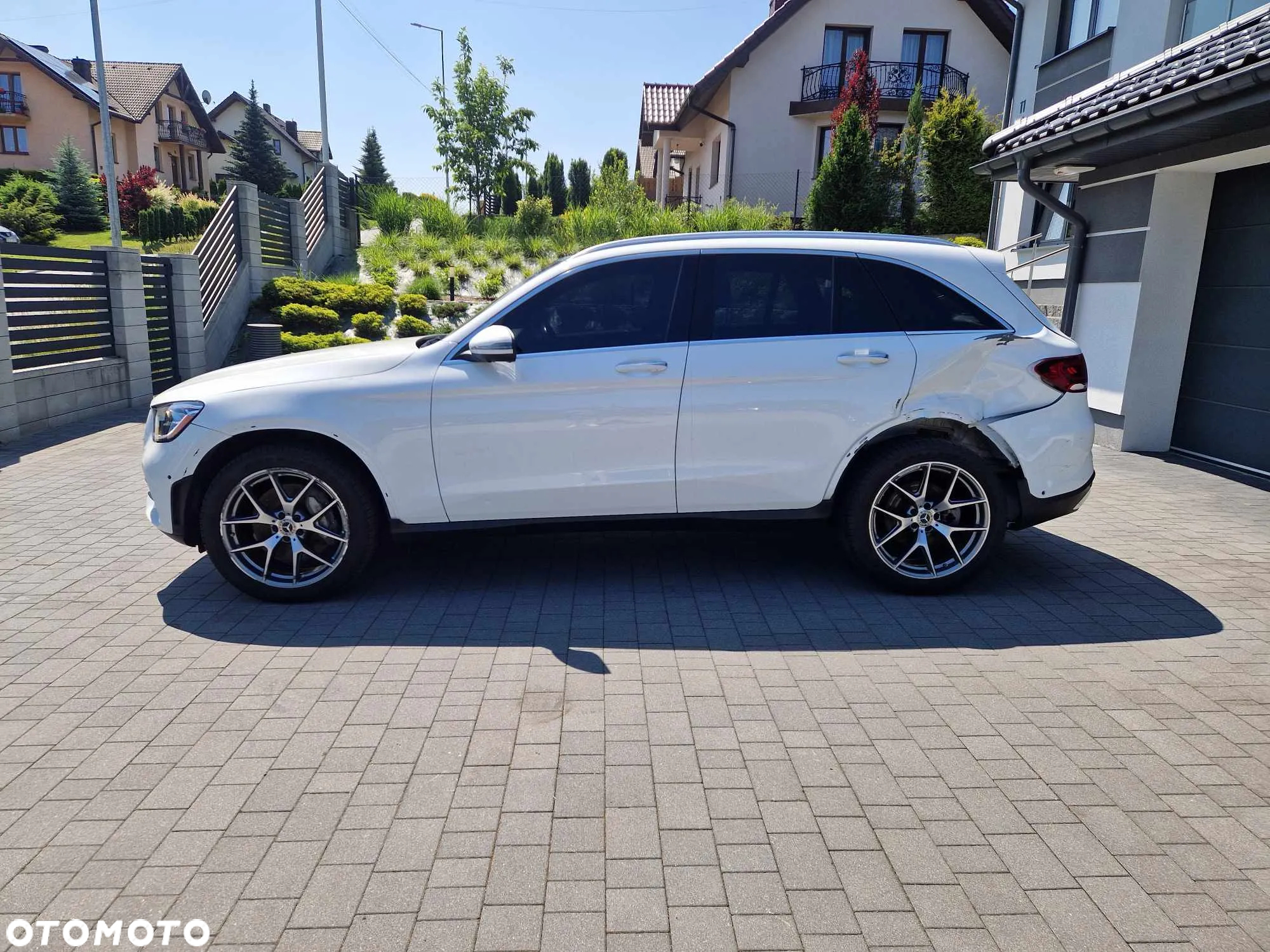 Mercedes-Benz GLC 300 4Matic 9G-TRONIC AMG Line Plus - 4