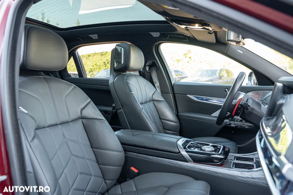 BMW M7 M760e xDrive - 10