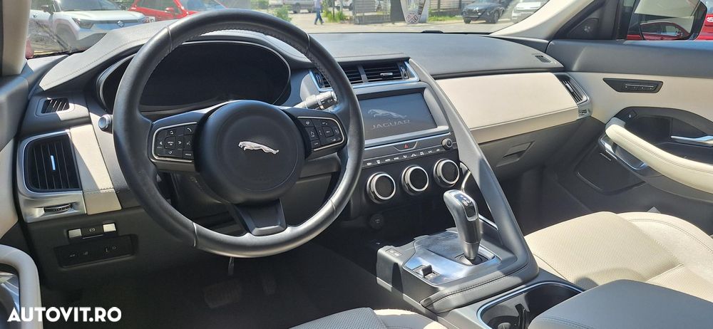 Jaguar E-Pace P200 AWD SE - 11