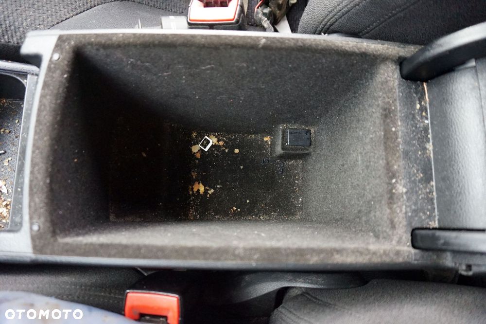 TUNEL ŚRODKOWY PODŁOKIETNIK PASSAT B6  VOLKSWAGEN 2005-2010 - 2