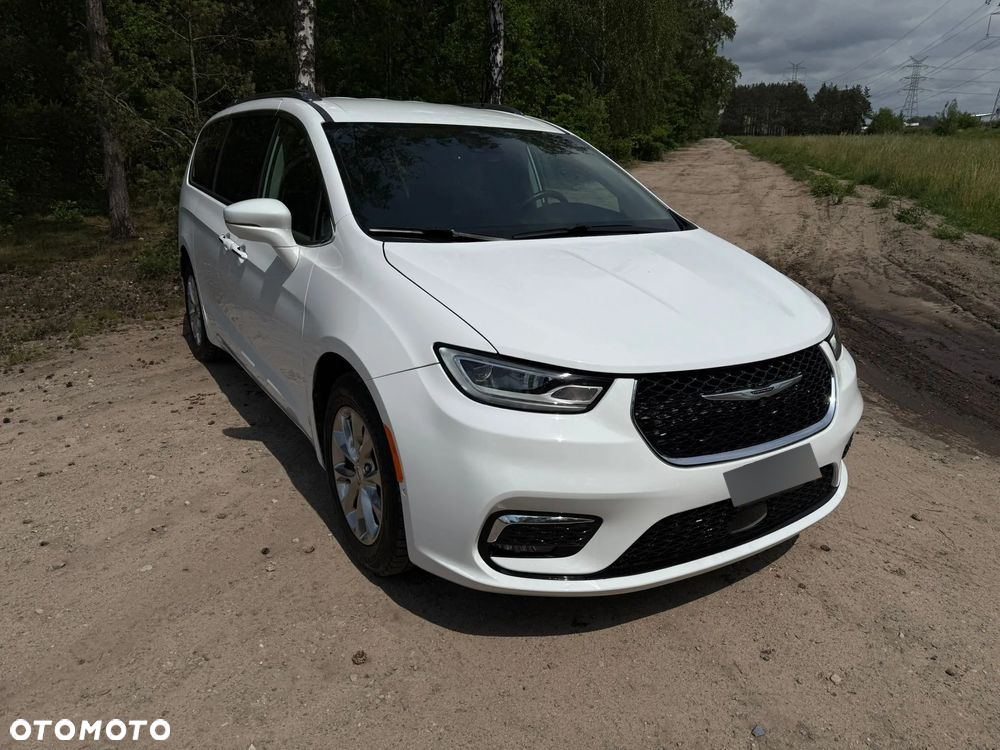Chrysler Pacifica - 16