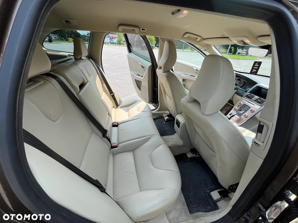 Volvo XC 60 D4 AWD Summum - 38