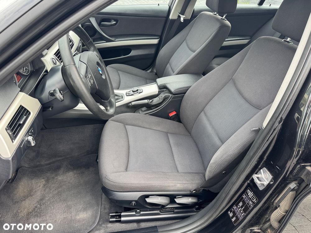 BMW Seria 3 318d - 20