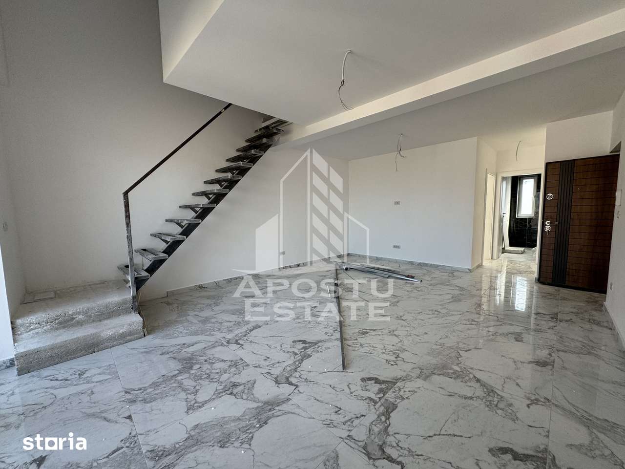 Penthouse cu scara interioara deosebita, 3 camere si 2 bai langa Lidl — fotografia 1