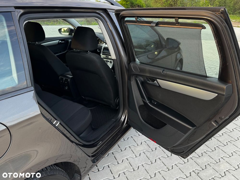Volkswagen Passat 1.6 TDI Comfortline - 16
