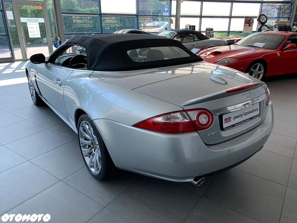 Jaguar XK 4.2 - 8