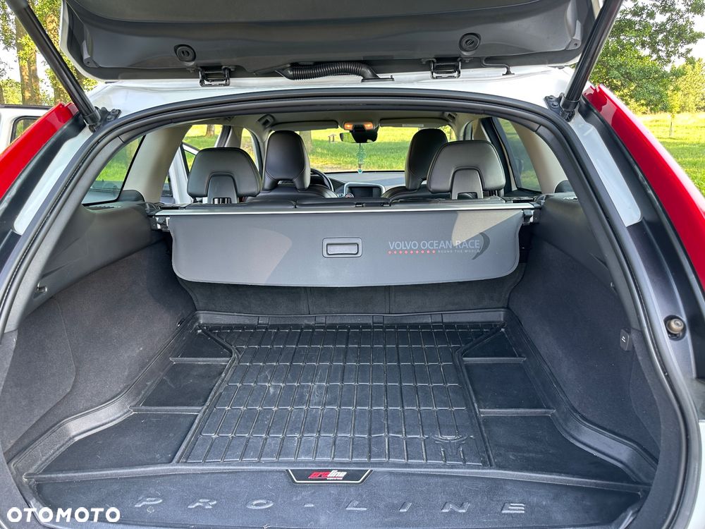 Volvo XC 60 D3 Drive-E Ocean Race - 12