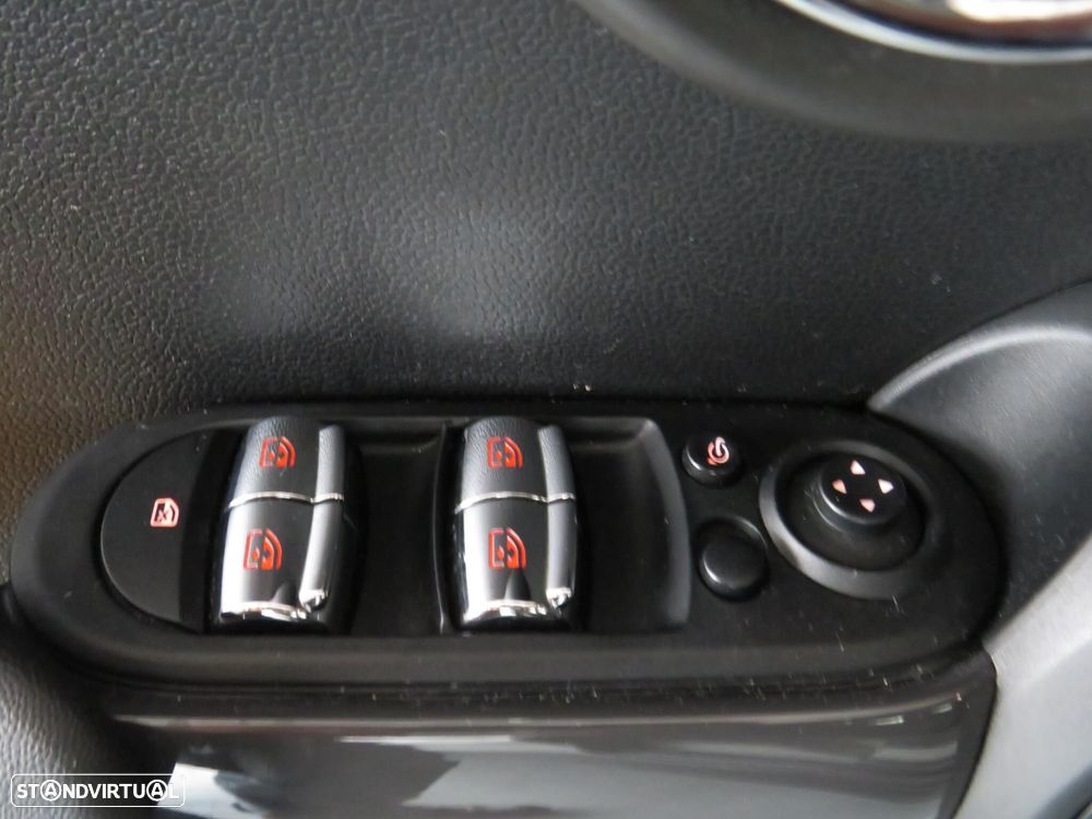 MINI 5 Portas Cooper D - 12