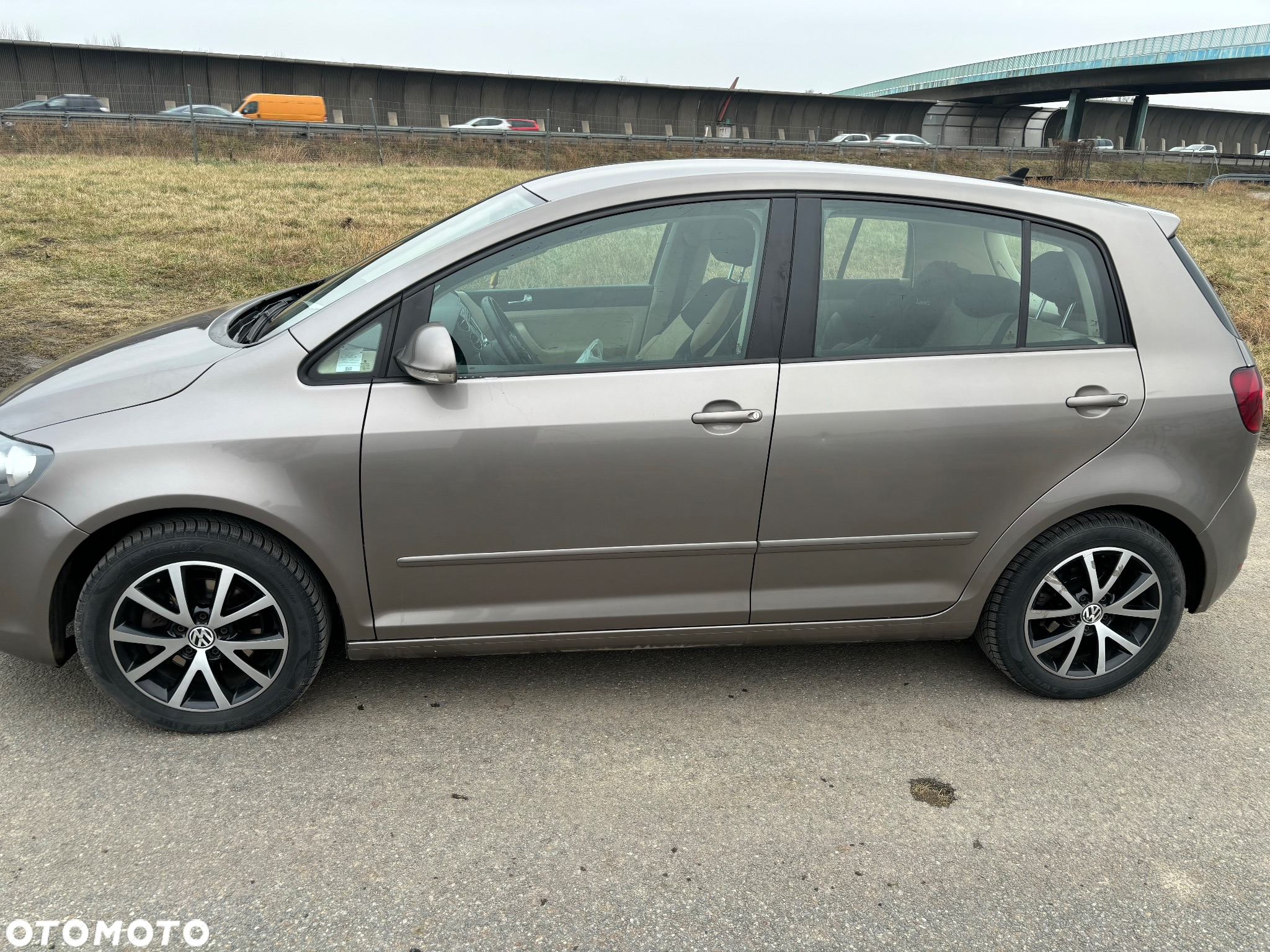 Volkswagen Golf 2.0 TDI DPF MATCH - 3