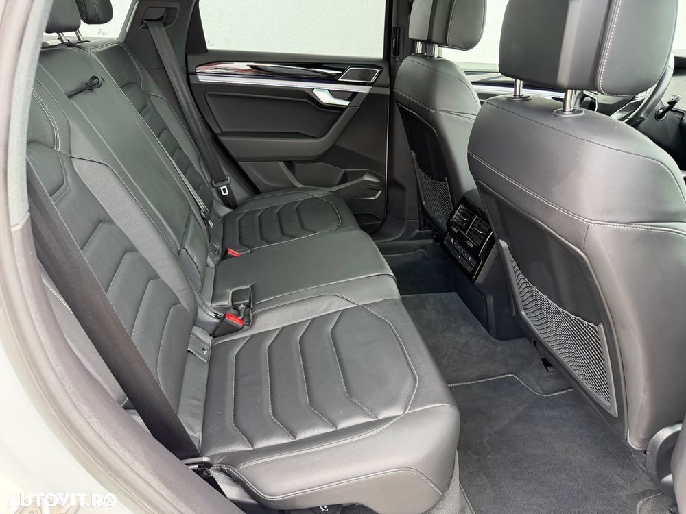 Volkswagen Touareg 3.0 V6 TDI SCR 4Motion Automatik R-Line - 30