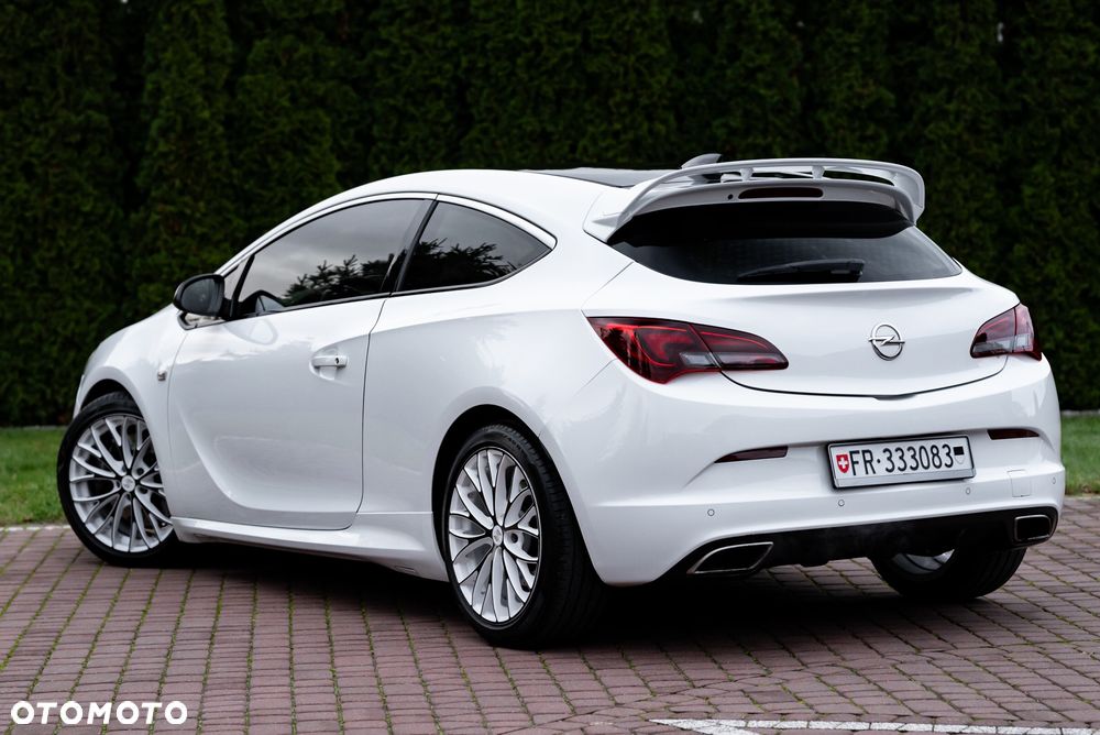 Opel Astra IV GTC OPC - 11