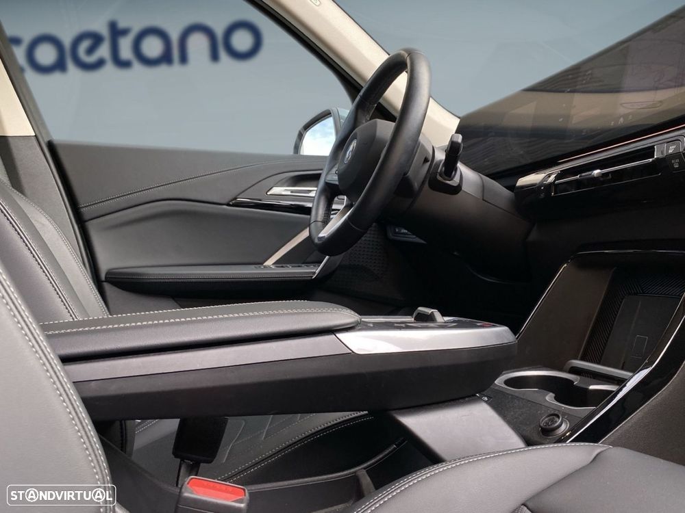 BMW iX1 eDrive20 xLine - 13