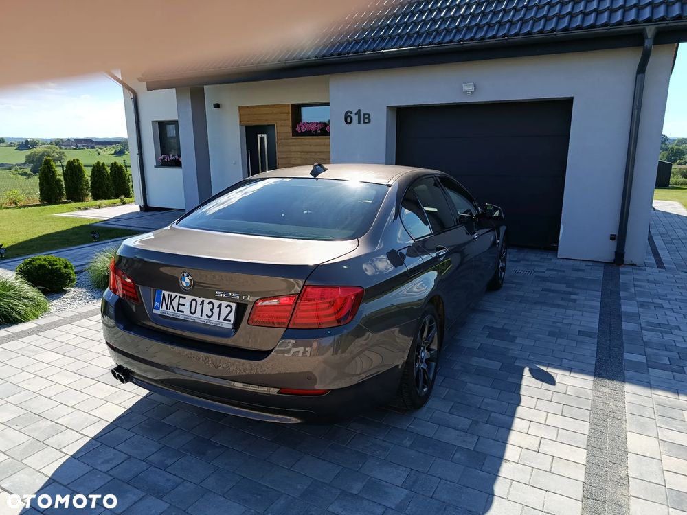 BMW Seria 5 525d xDrive - 8