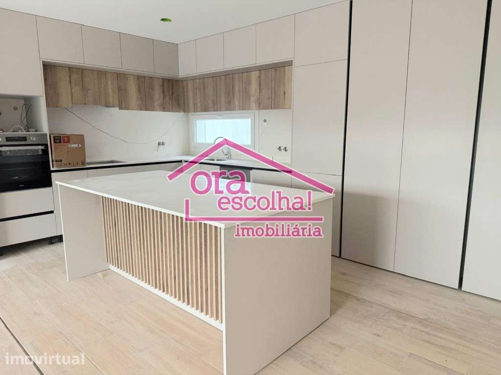 Moradia ISOLADA nova TÉRREA de 4 Assoalhadas em Fernão Ferro com ga... - Grande imagem: 5/14