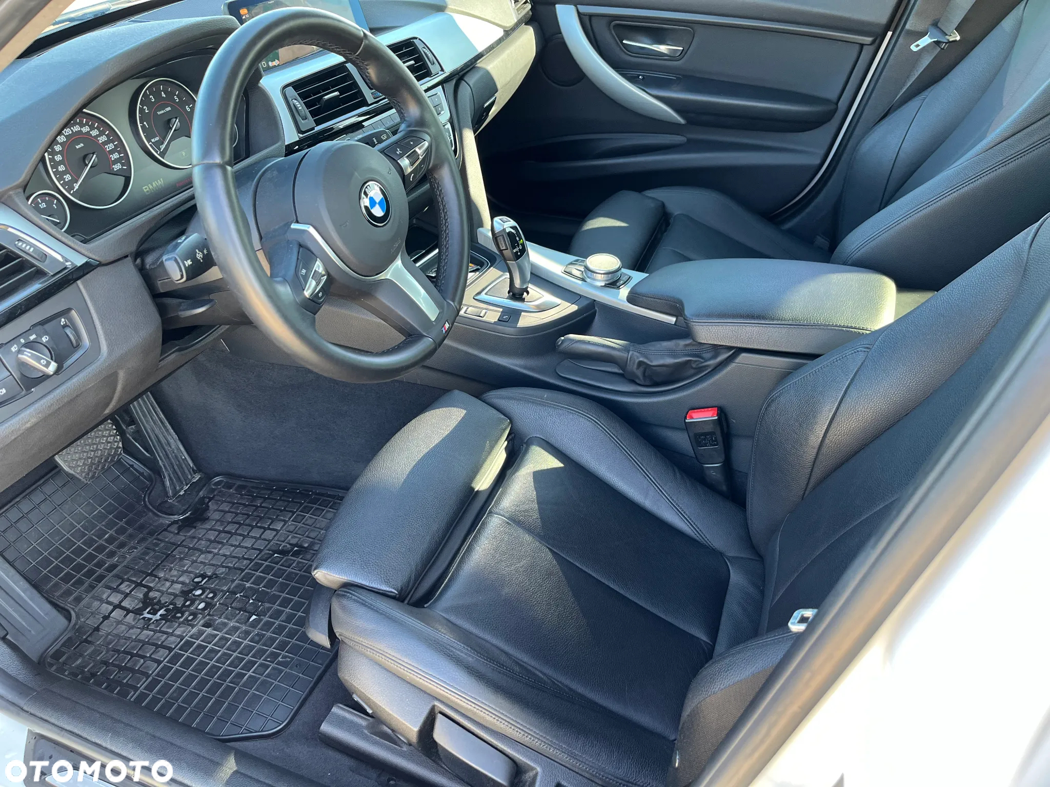 BMW Seria 3 320i - 10