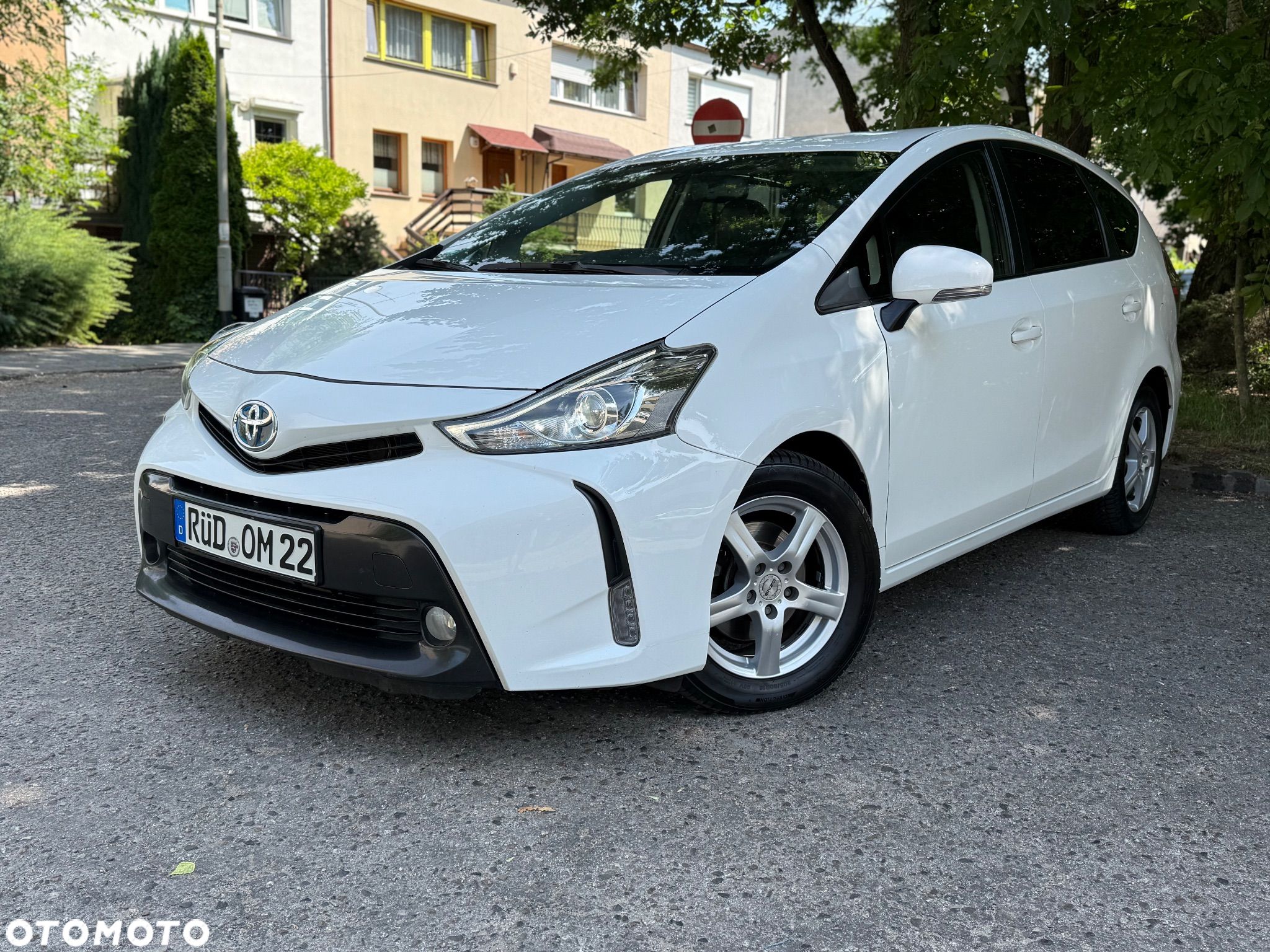 Toyota Prius+ (Hybrid) Executive - 1