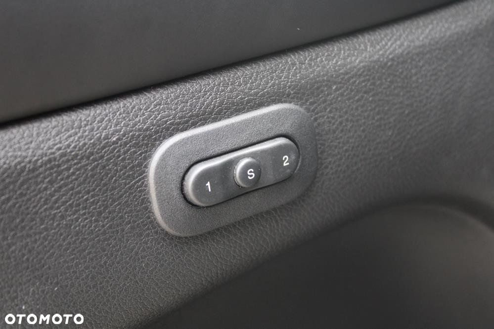 Jeep Grand Cherokee - 22