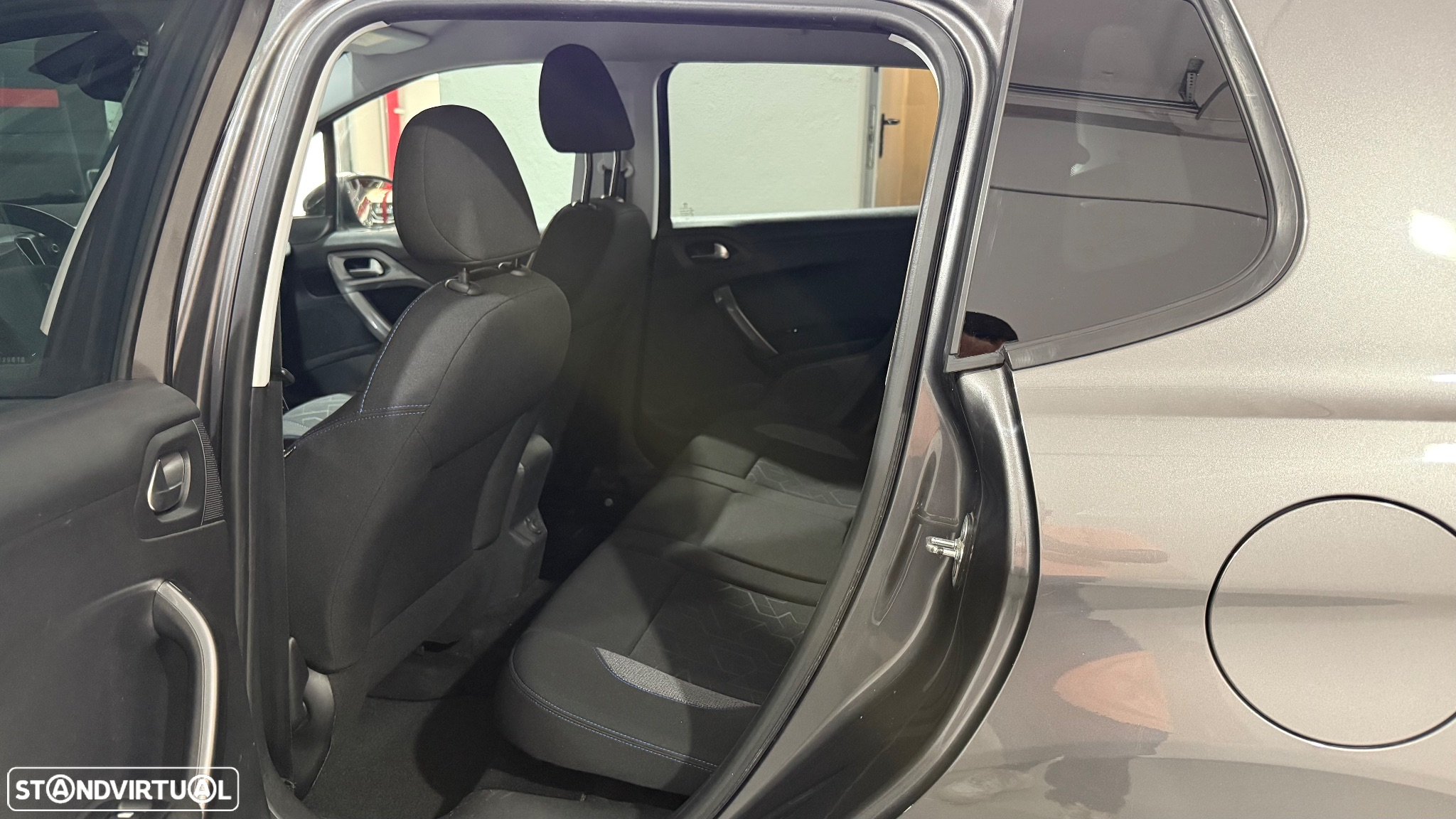 Peugeot 2008 1.2 PureTech Style - 11