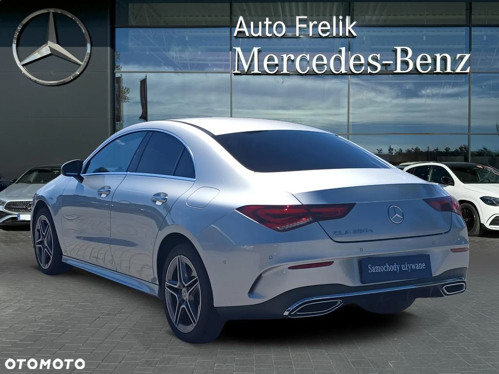 Mercedes-Benz CLA 250 e PHEV AMG Line 8G-DCT - 4